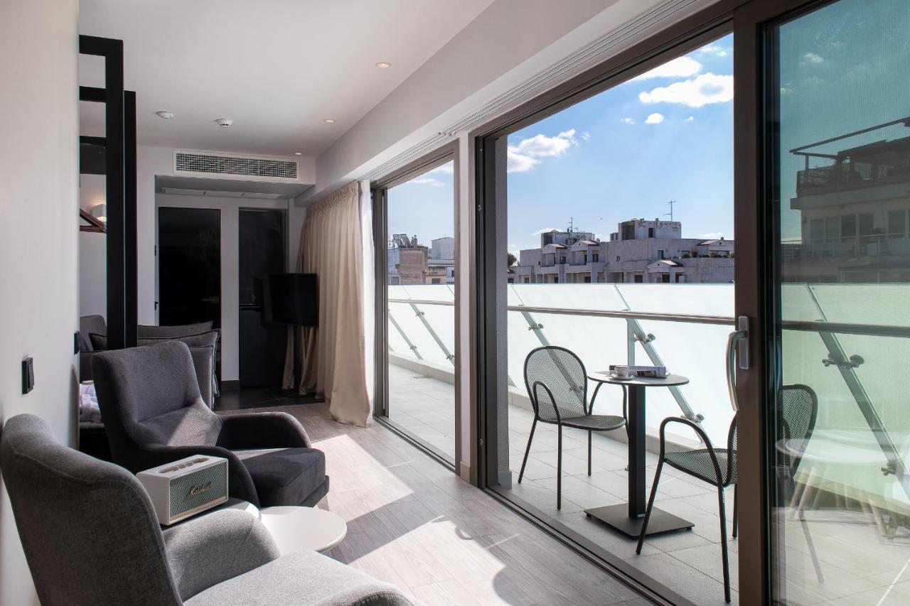 S Hotel Boutique Thessaloníki Luaran gambar A suite at the hotel